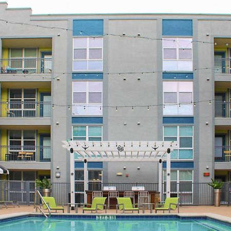 Upstay Condo Games Pool Gym And Bbq Austin Bagian luar foto